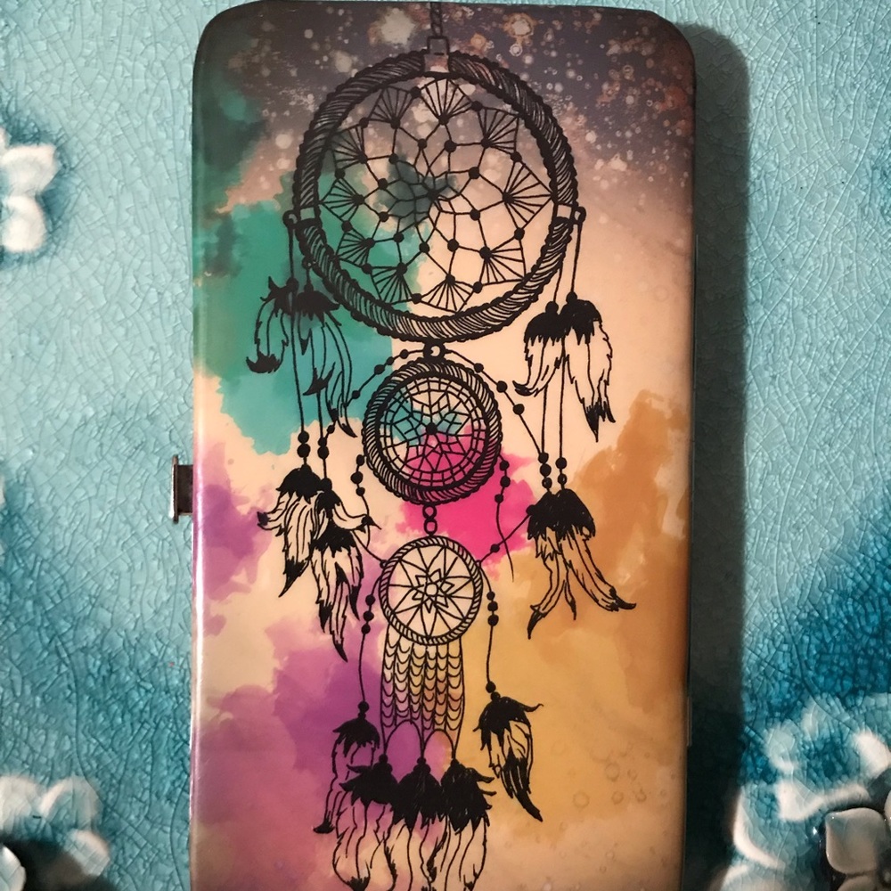 Claire’s wallet